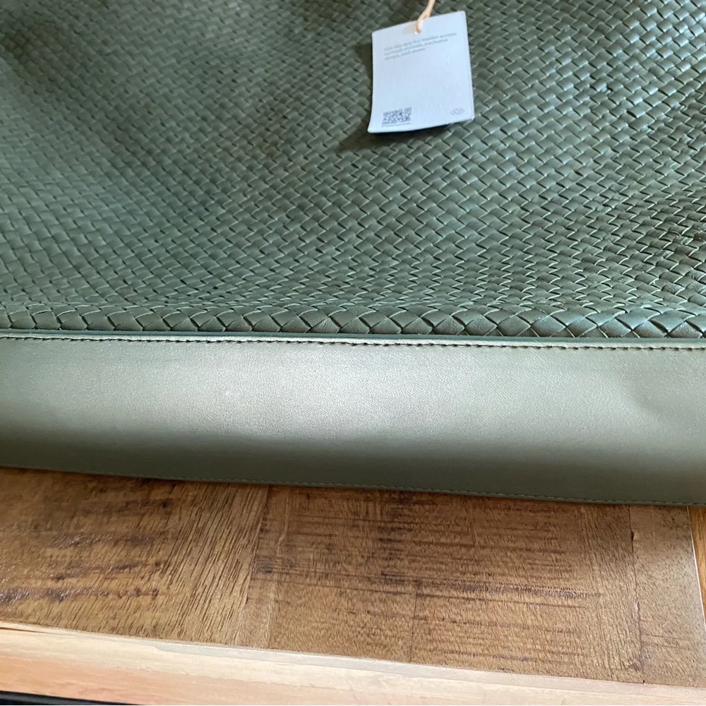 Quince Elegant Olive Green Leather Woven Tote Bag - Picture 7 of 8
